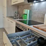 Modern Wohnen I Parkplatz I Wlan I Netflix I Balkon I 6 Schlafplaetze Apartment *
