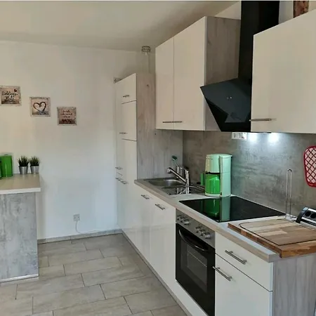 Apartment Modern Wohnen I Parkplatz I Wlan I Netflix I Balkon I 6 Schlafplaetze