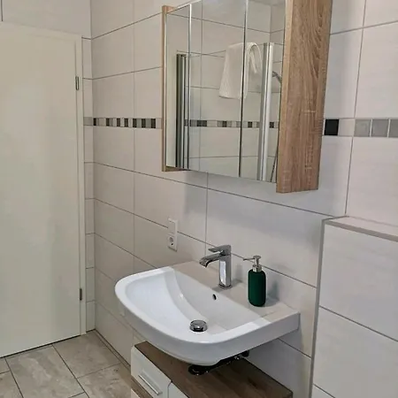 Modern Wohnen I Parkplatz I Wlan I Netflix I Balkon I 6 Schlafplaetze Appartamento