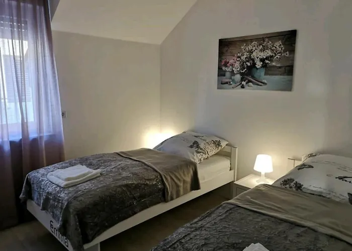 Modern Wohnen I Parkplatz I Wlan I Netflix I Balkon I 6 Schlafplaetze Apartment