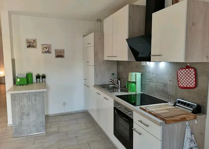 Apartment Modern Wohnen I Parkplatz I Wlan I Netflix I Balkon I 6 Schlafplaetze